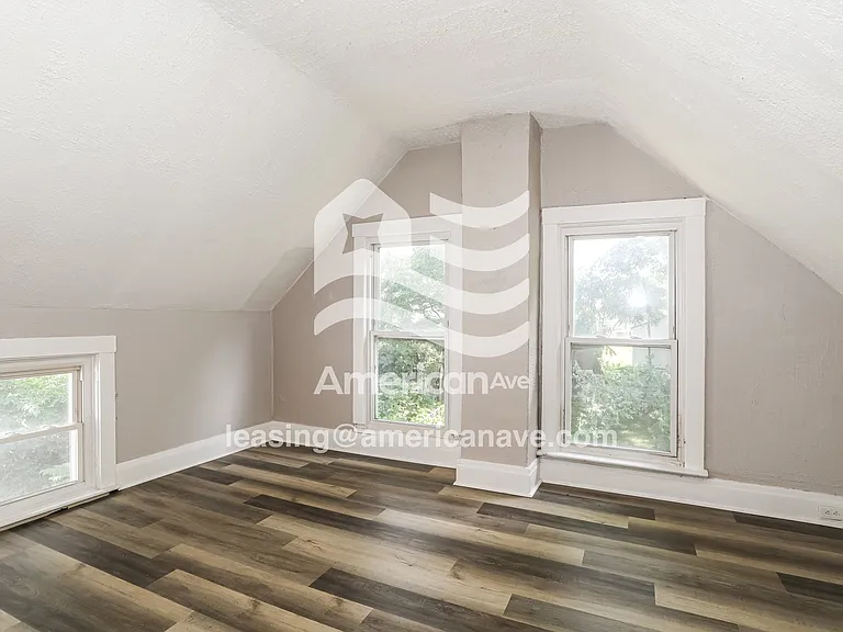1431693_008_main_bedroom_8.jpg