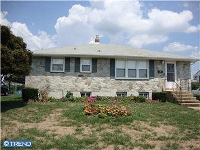 1st image of 61 E Reamer Ave