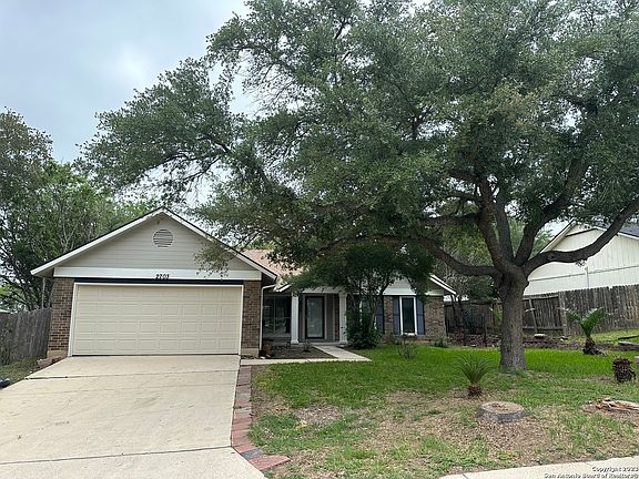 3rd image of 2703 LAKEHAVEN