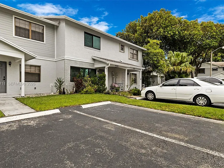 741 NW 105th Ter #TOWNHOUSE — Photo 30