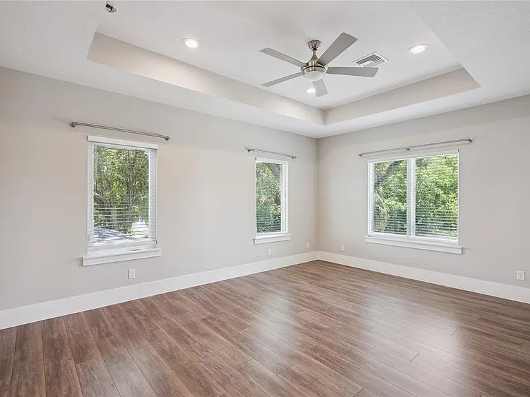 200 E Grant St — Photo 11