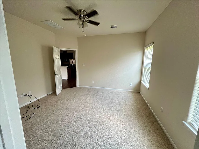 605 Rosewood St — Photo 6