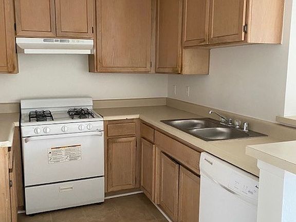 4th image of 3344 Castle Heights Ave APT 201