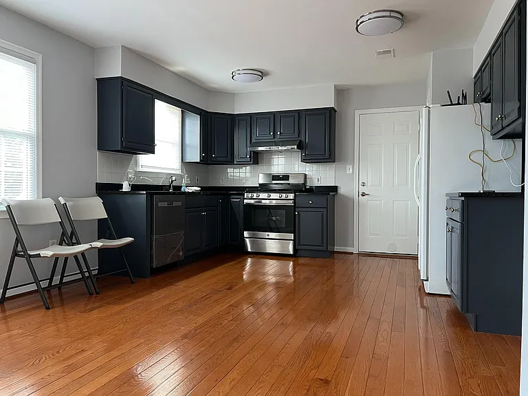 15116 Serbian Ln — Photo 8