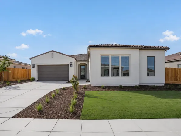 968 Summit Way W, Madera, CA 93636