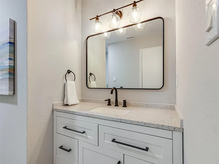 12900 Campos Dr — Photo 10