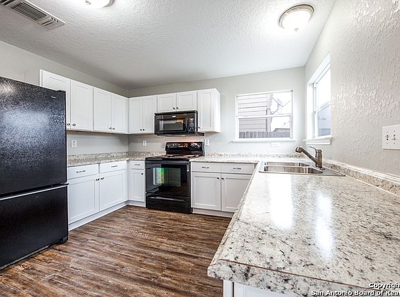 3rd image of 8454 Adams Hill Dr