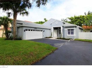 10664 Lago Welleby Dr, Fort Lauderdale, FL 33351