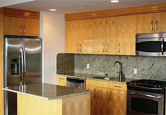 3rd image of 161-169 E 110th St #7G