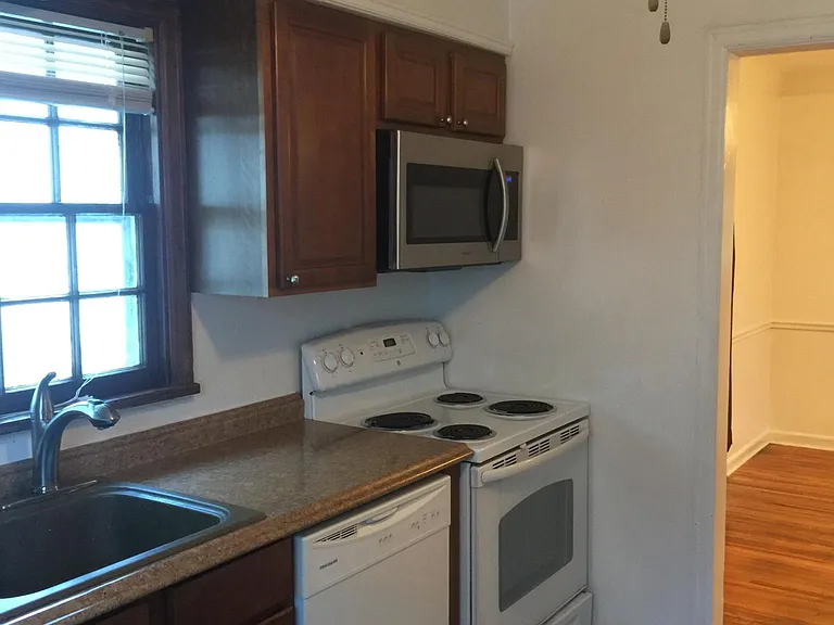 2629 Greenway St — Photo 1