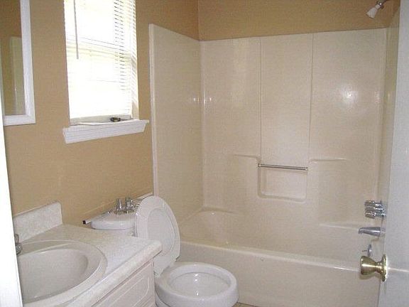 5th image of 4015 Sandy Run Dr