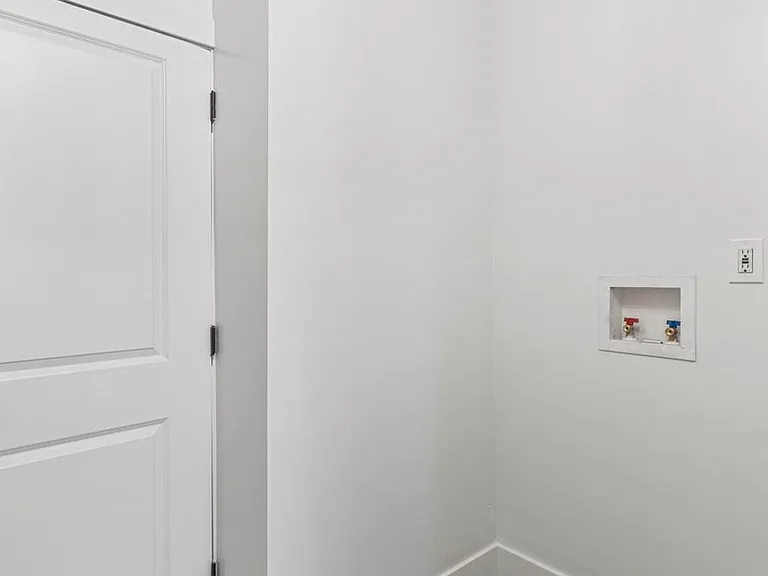 8534 Orchard Ave — Photo 19