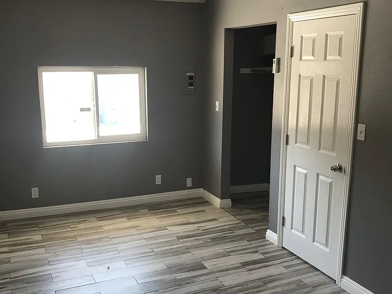 1042 S Rowan Ave #A — Photo 14