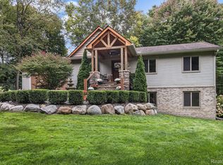 8707 Clark Rd, Clarkston, MI 48346