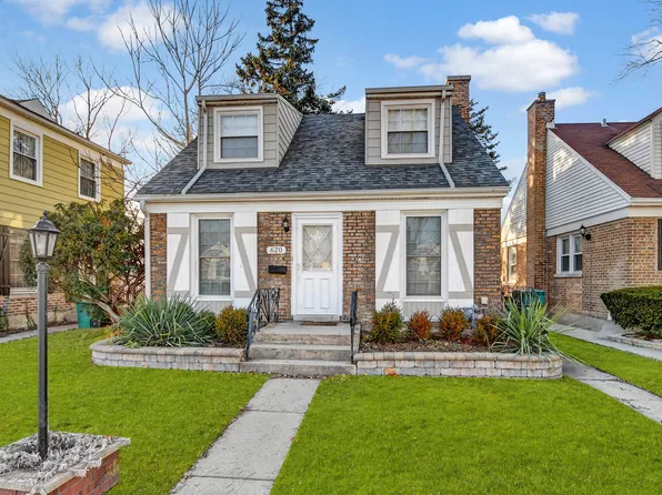 620 Manchester Ave, Westchester, IL 60154