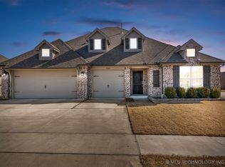 13323 S 19th Pl, Bixby, OK 74008