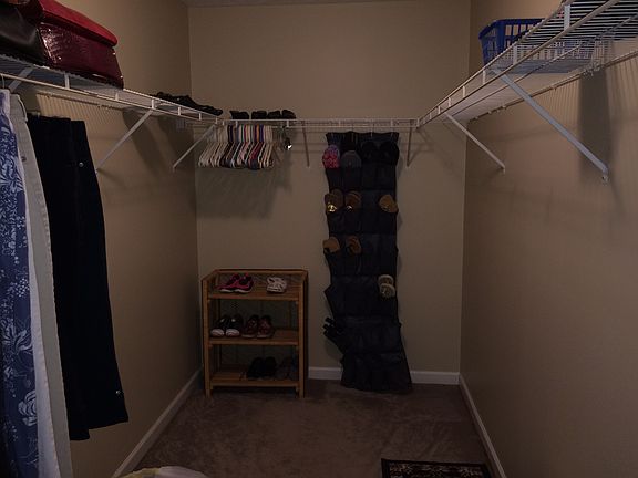 Walk-in Closet (Master BR)