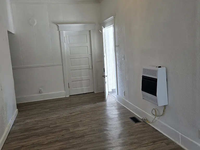 332 W Coler St #4 — Photo 7