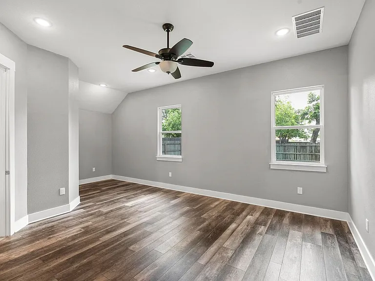 203 E Salty St — Photo 22