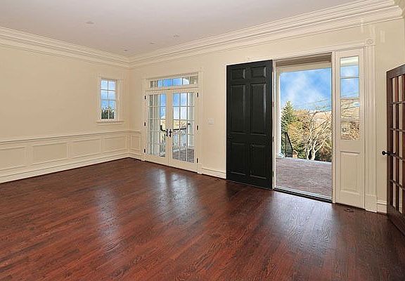 3rd image of 1808 Edgehill Dr