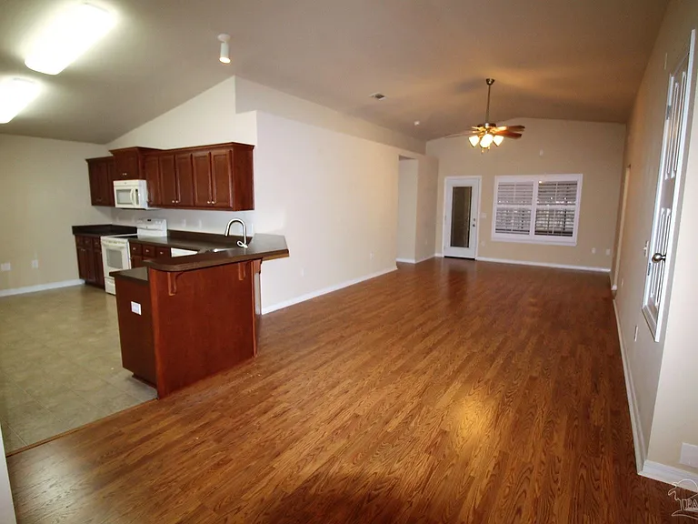 4479 Winona Ln — Photo 5