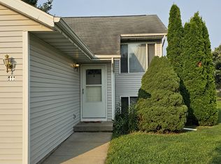 611 Eagle Crest Ct, Prairie Du Sac, WI 53578