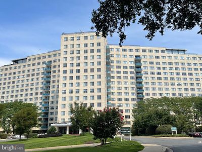 10401 Grosvenor Pl APT 1005, Rockville, MD, 20852