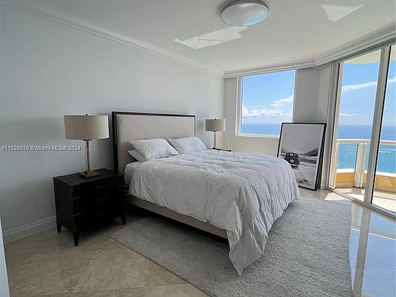 4th image of 17875 Collins Ave #4106