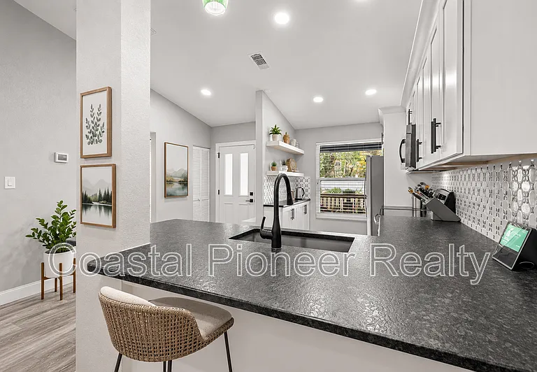 124 Anclote Rd — Photo 5