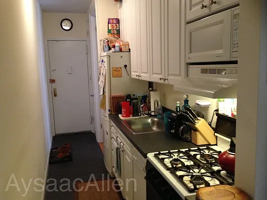 Rented by Aysaac Allen LLC | media 38