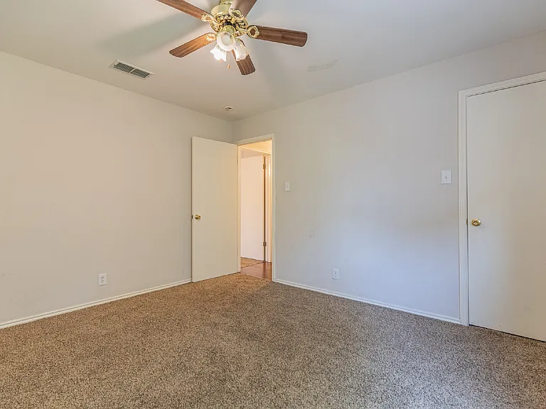 3604 Meade St — Photo 32