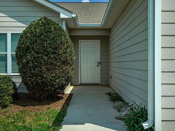 4th image of 77 Gray Field Ct