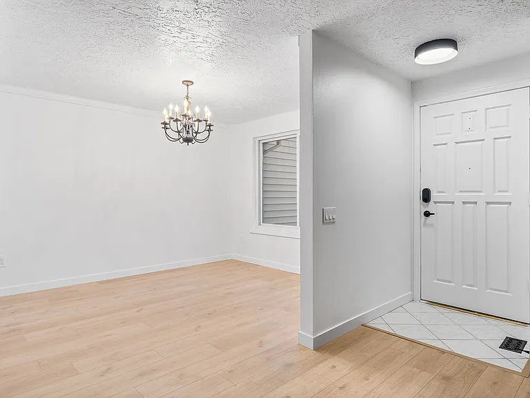 3036 SE Lewis Ct — Photo 4