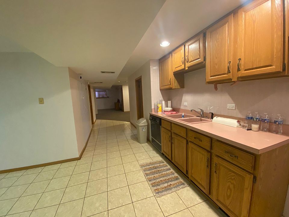 2nd image of 8719 W Evelyn Ln