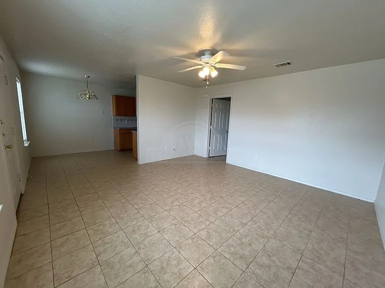 1505 Dugger Cr, Killeen — Photo 6