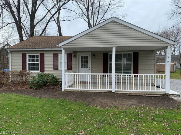 1512 Hubbard Rd, Madison, OH 44057