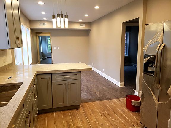 4th image of 1326 Darrow Ave #1