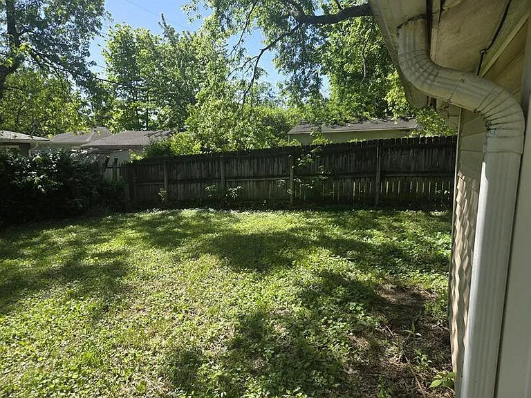 3141 Danbury Rd — Photo 12