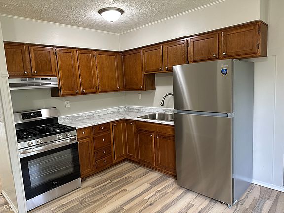5th image of 3716 Alsace Dr