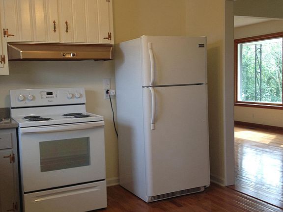 4th image of 191 W Meadow Dr