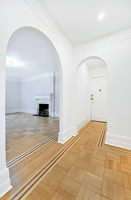 Sold by Compass | media 18