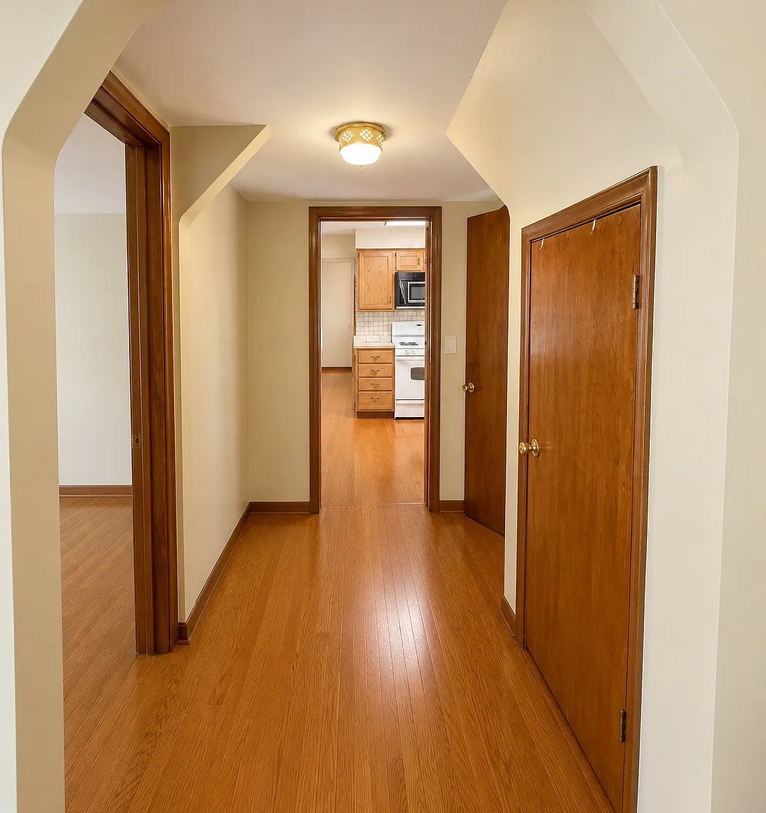 2 bed, 1.5 bath, 1000 sqft, $2,100 — Photo 2