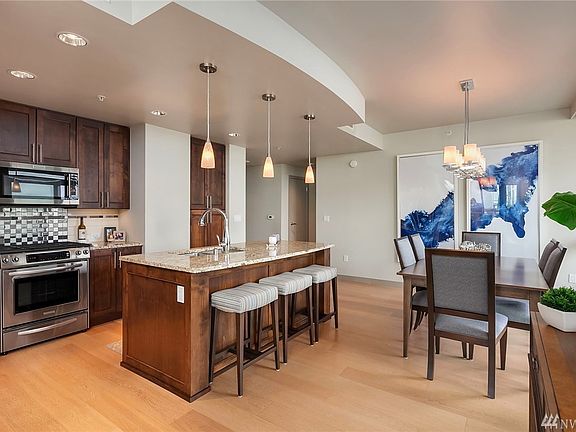 5th image of 10610 NE 9th Pl Unit 607