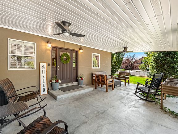 3rd image of 1014 E Smart Ln
