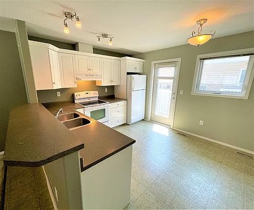 4th image of 4605 55th St