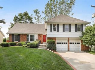 9409 W 82nd St, Overland Park, KS 66204