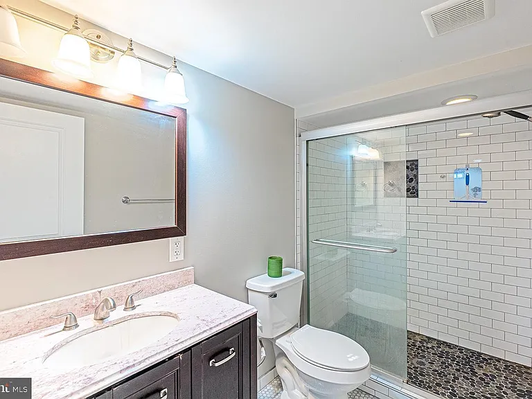 1535 Gales St NE — Photo 22
