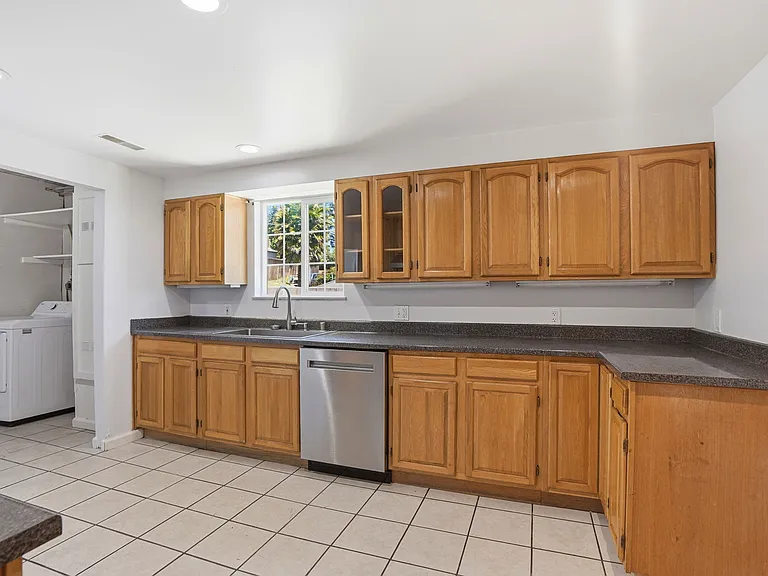 2102 Overhill Rd #A — Photo 7