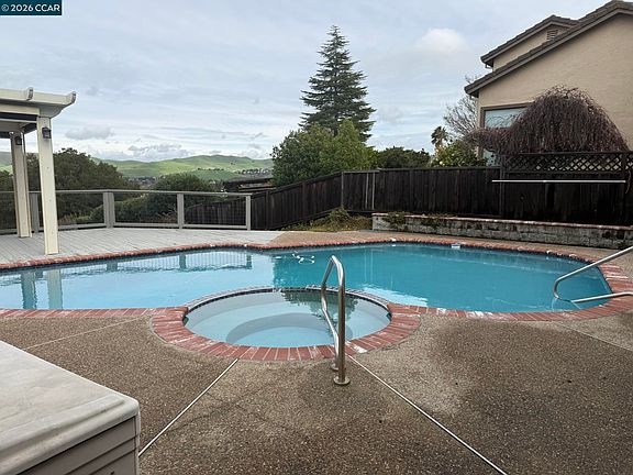 5th image of 1109 Vista Point Ln