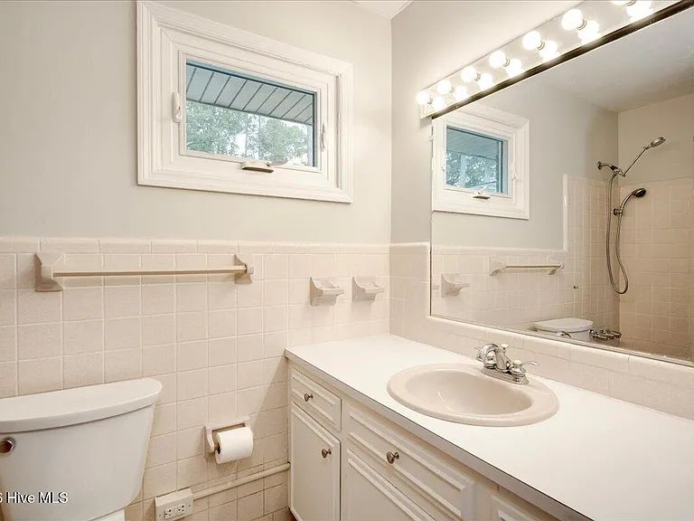 933 Campbellton Dr — Photo 22